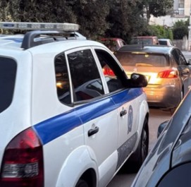 https://www.newsit.gr/ellada/dolofonia-sto-menidi-akousame-fones-o-62xronos-fonaze-oti-i-mitera-tou-den-itan-kala/4795985/